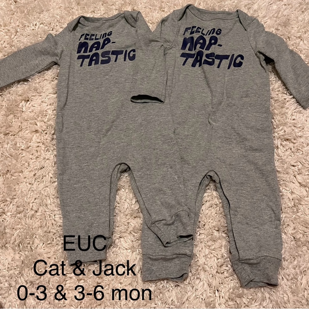 Twin long sleeve jumpers, cat and jack, 0-3 months and 3-6 months, EUC